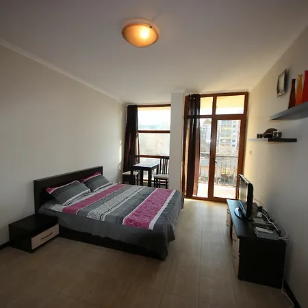 Menada Crystal Park Apartamento *